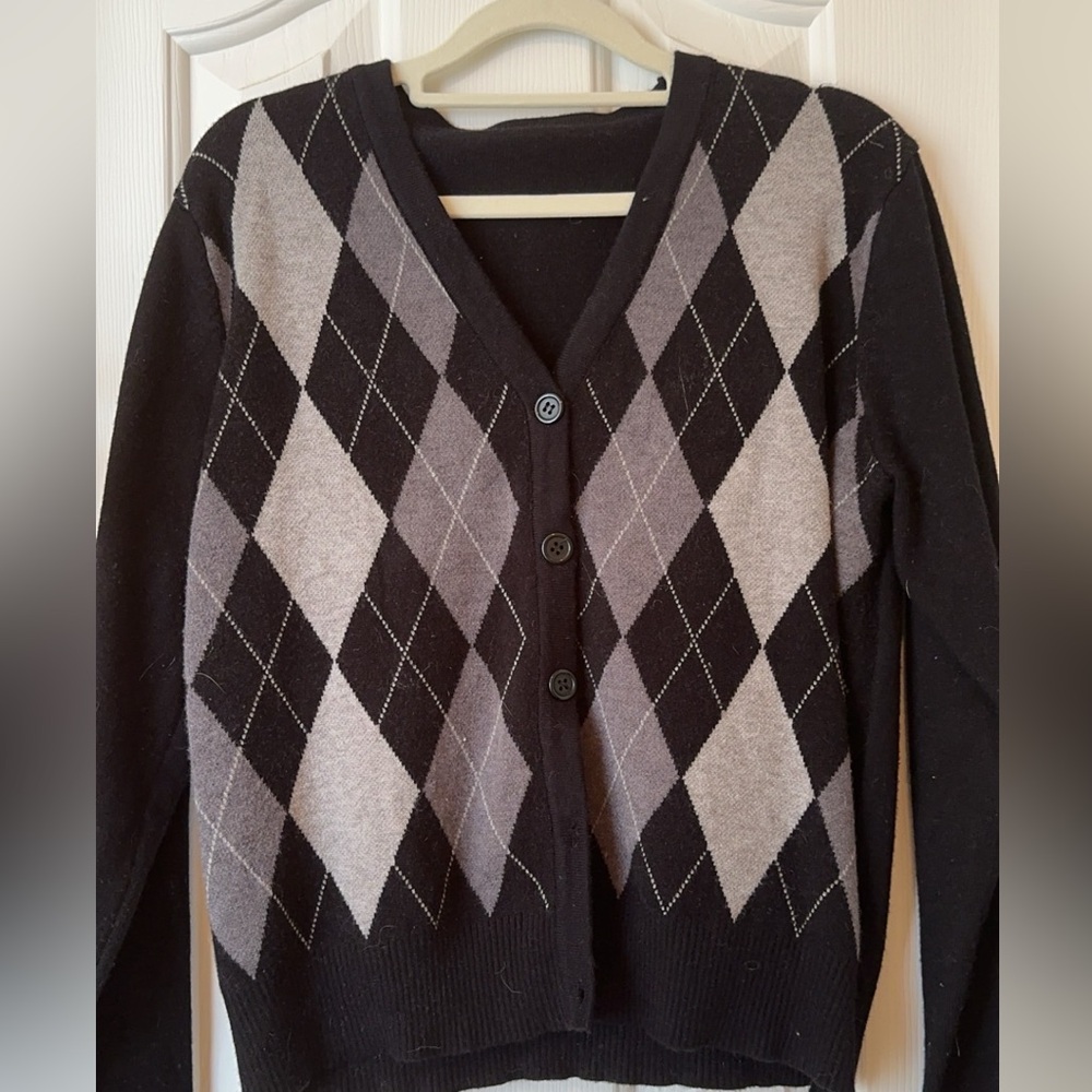 Women’s Thick, Black, Cropped, Long Sleeve, Style Sweater.